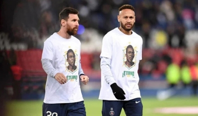 Messi and Neymar Wear Pele T-shirt 